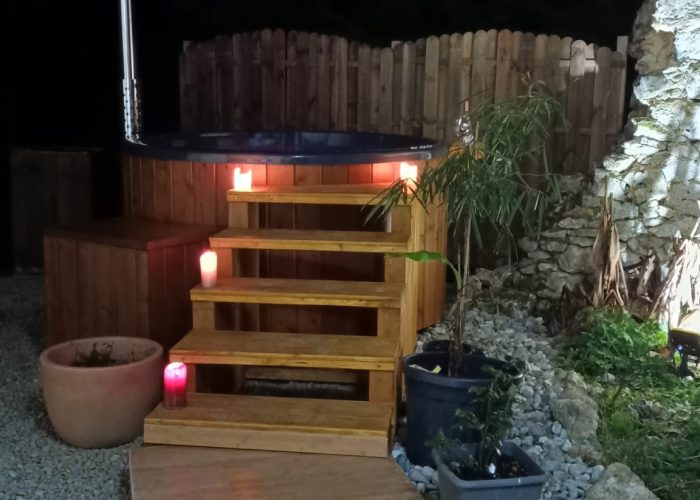 Vue d'ensemble du bain nordique de nuit